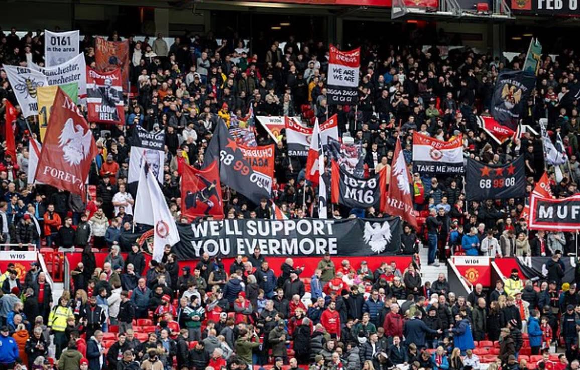 曼联表示, 尽管他们暂, 月底对阵埃 曼联表示, 尽管他们暂, 月底对阵埃