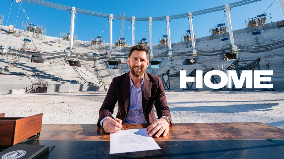 他目前在德, 次首发